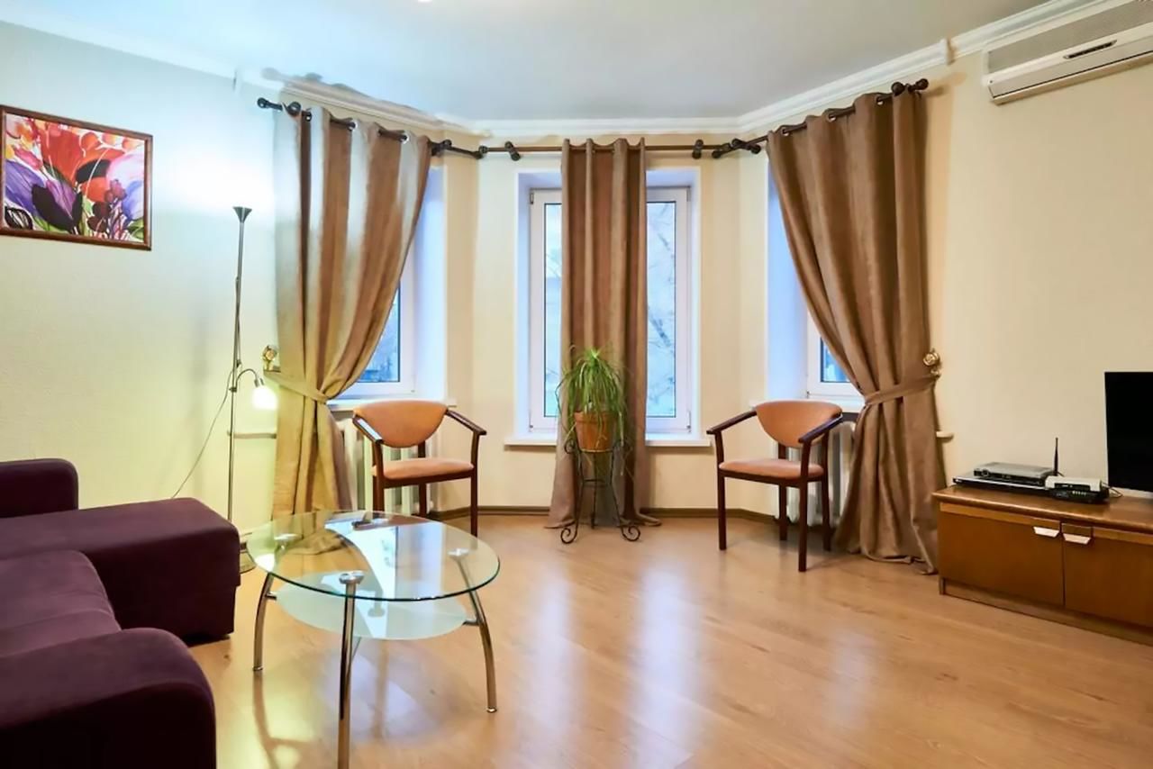 Апартаменты Home Hotel Apartments on Kontraktova Ploshcha Киев-8