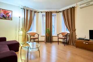 Апартаменты Home Hotel Apartments on Kontraktova Ploshcha Киев Апартаменты с 1 спальней: ул. Нижний Вал, 41-1