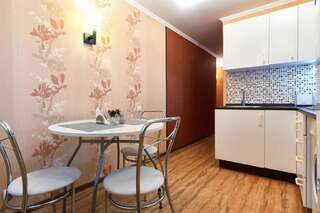 Апартаменты Home Hotel Apartments on Kontraktova Ploshcha Киев Апартаменты: ул. Хорива, 50-27